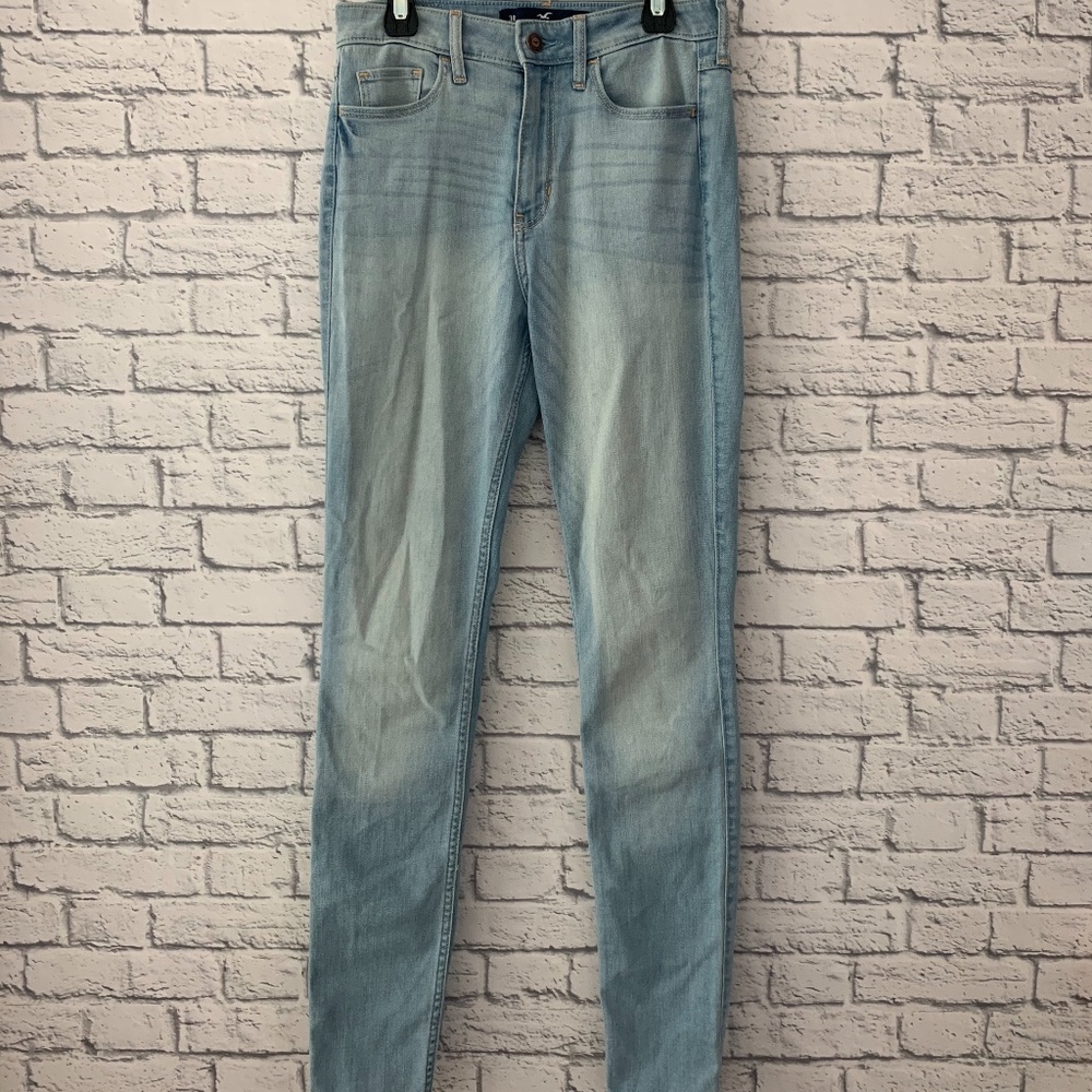 Hollister Light Wash High Waisted Skinny Jean